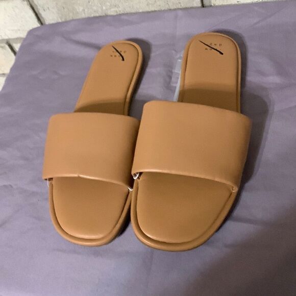 3for$20 NWT a new day  slipper tan   Multiple sizes available - Picture 1 of 4
